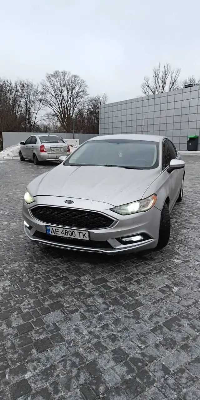 Ford Fusion вид спереду для трансфер Запоріжжя Дніпро
