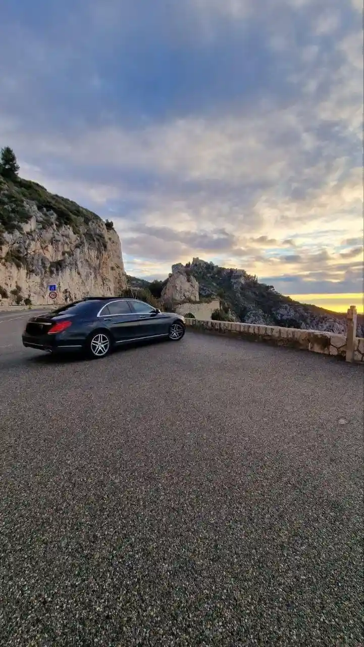 Mercedes S-class на гірській дорозі під час міжнародного трансферу Київ Кишинів