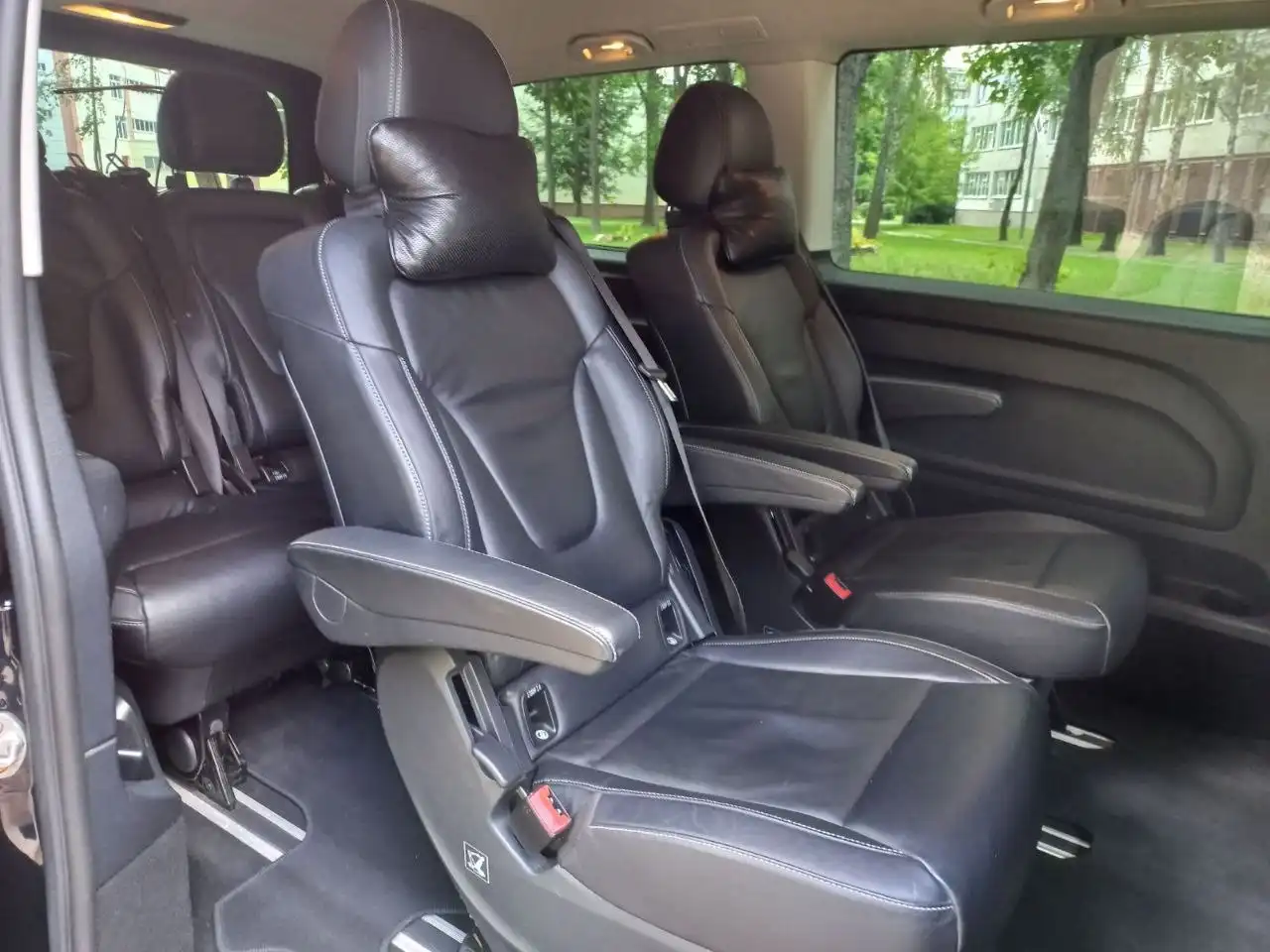 салон Mercedes V-class шкіряні сидіння трансфер Київ Кишинів