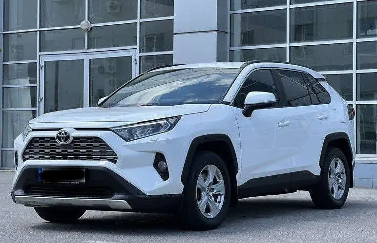 біла Toyota RAV4 для трансферу Київ Кишинів
