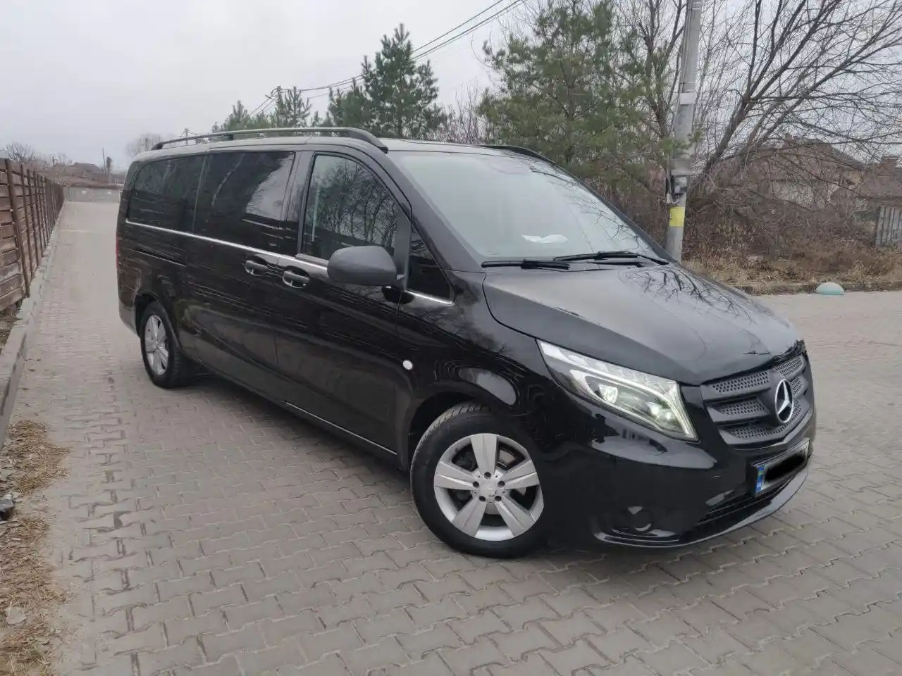 чорний Mercedes Vito для таксі Київ Житомир