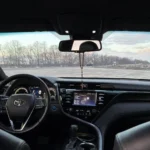 панель приладів Toyota Camry вид з салону під час трансферу Київ Варшава