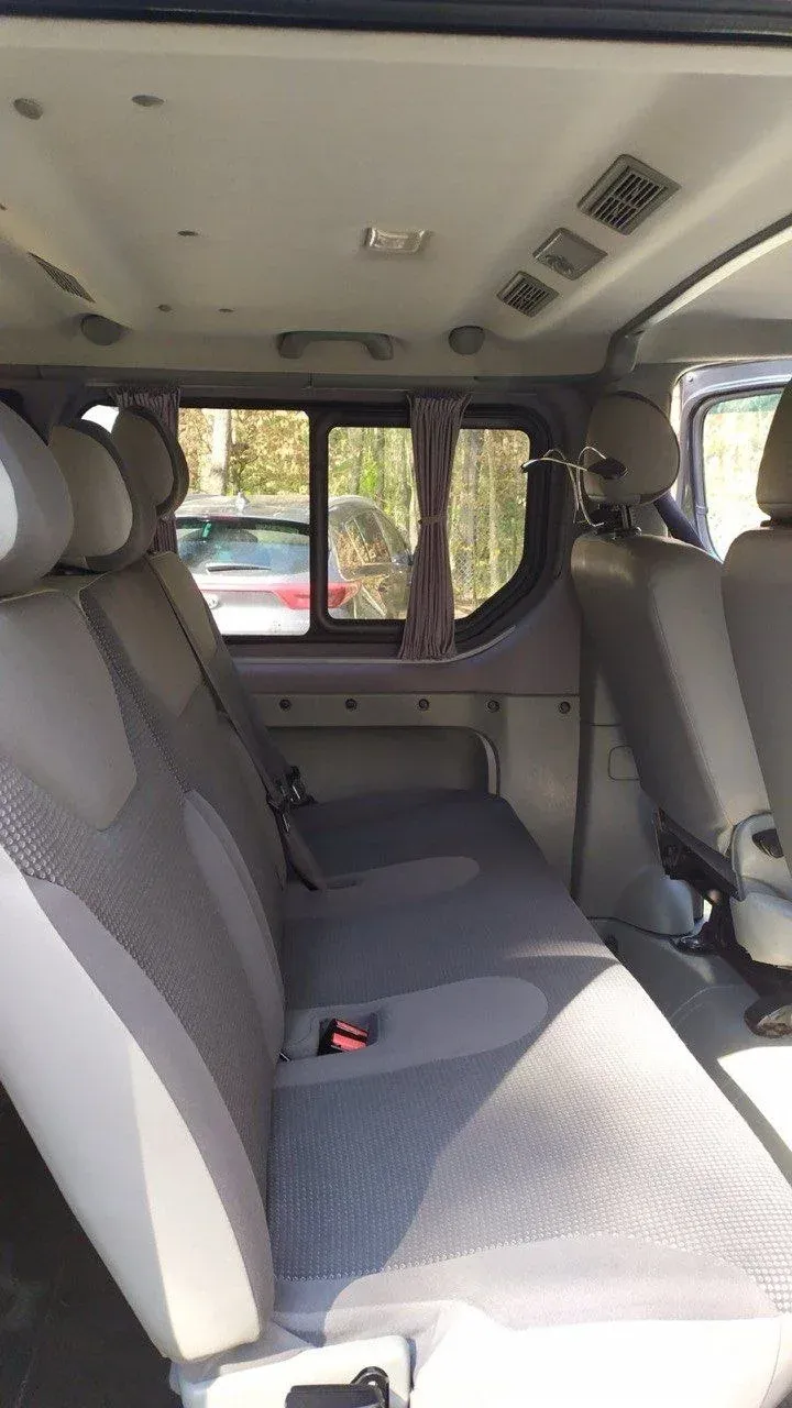 Інтер'єр всередині Renault Trafic