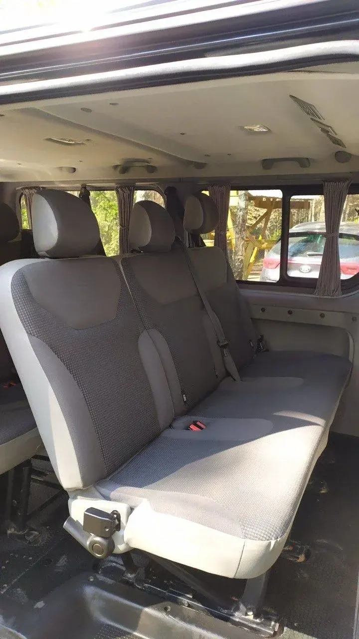 Renault Trafic задні сидіння
