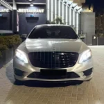 сріблястий Mercedes S-класу для трансферу Київ Краків