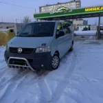 Мінівен для трансферу Івано-Франківськ Буковель вид спереду взимку