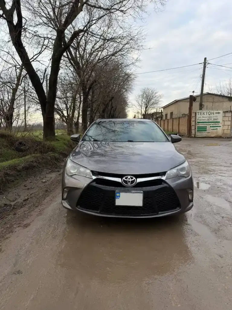Седан для трансферу Кишинів Київ на виїзді з міста