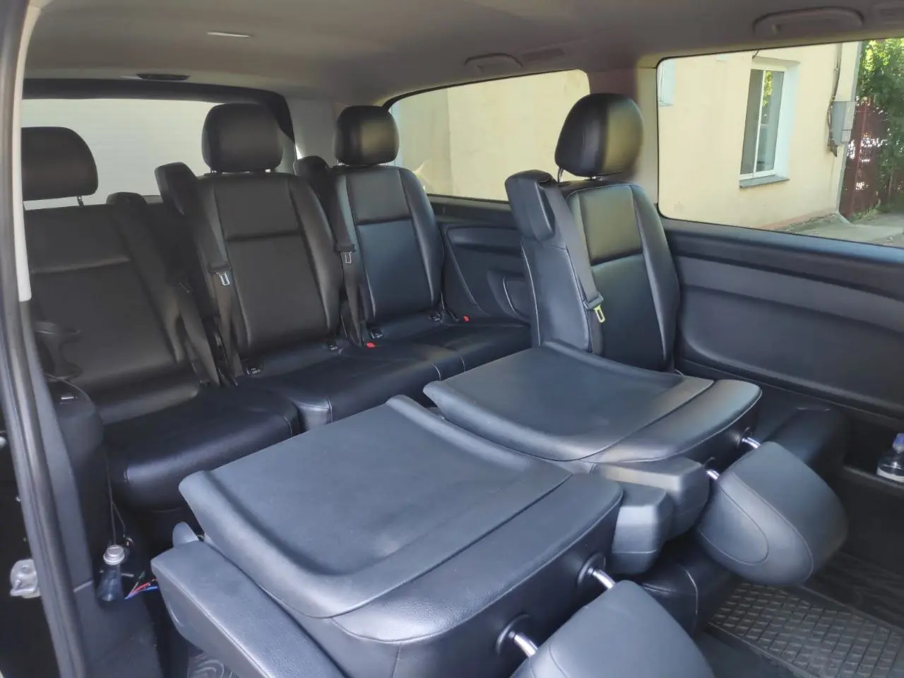 Таксі Львів Трускавець, салон Mercedes V-Class зі складеними сидіннями