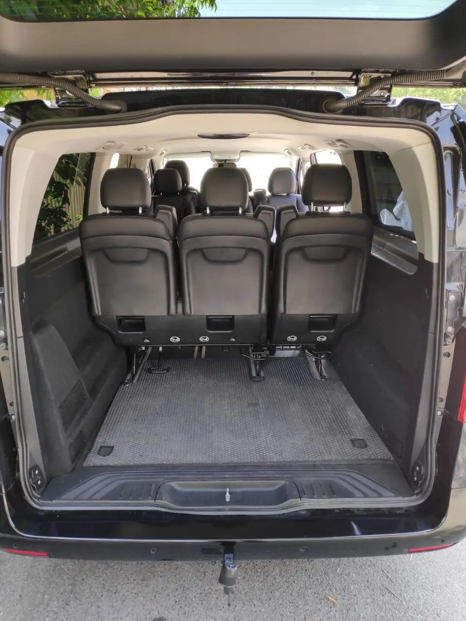 Таксі Львів Трускавець, багажне відділення мінівена Mercedes V-Class