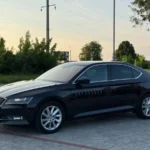 Легкове авто Škoda для трансферу Буковель Львів надвечір