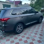 Mitsubishi Outlander для трансферу до Берліна