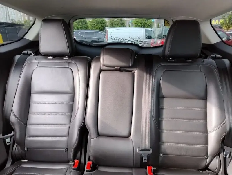 Київ Познань: шкіряні задні сидіння Ford Escape з кріпленнями Isofix