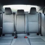 Київ Познань: задній ряд Toyota Camry з тканинною оббивкою на трьох пасажирів