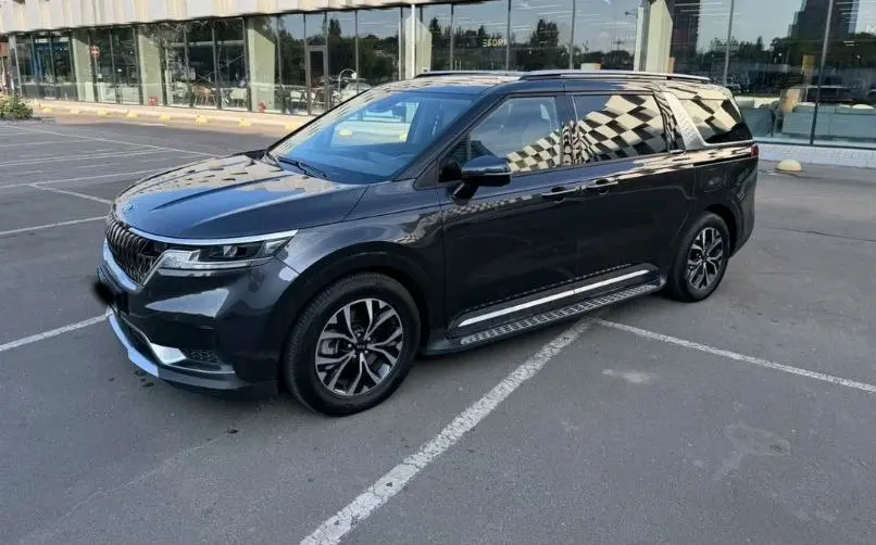 Мінівен Kia Carnival для довгої поїздки з Києва до Софії через Румунію