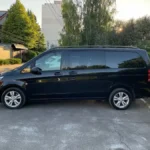 Чорний Mercedes-Benz Vito з тонованими вікнами для поїздки з Києва до Софії