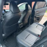 Задній диван у салоні Toyota Venza для дороги з Києва до Варни