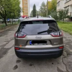 Jeep Cherokee 4x4 з багажником для валіз у поїздці Львів Кишинів