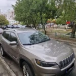 Позашляховик Jeep Cherokee для довгої дороги зі Львова до Молдови