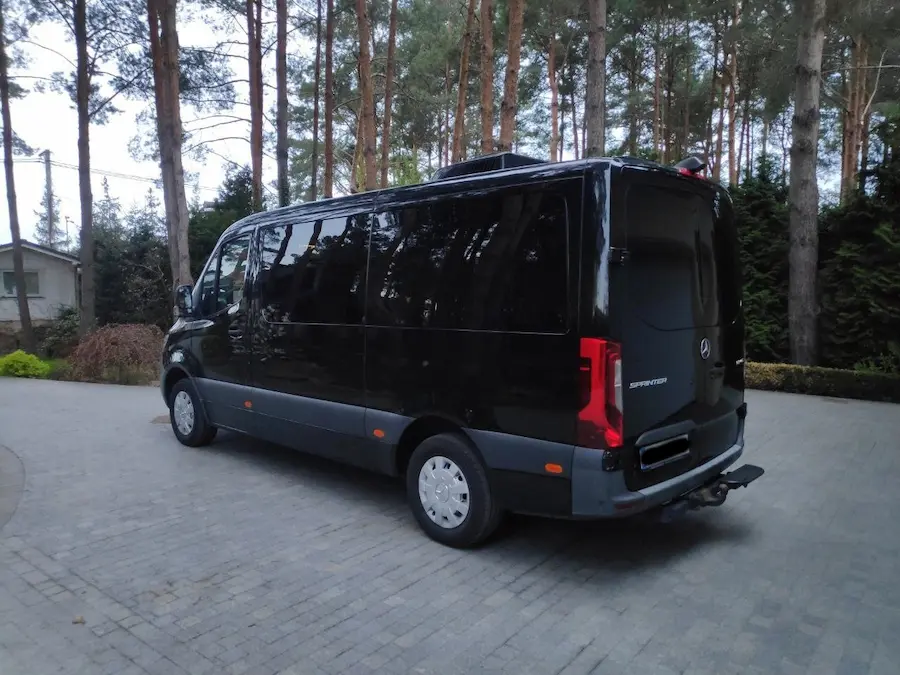 Львів Вроцлав: чорний мікроавтобус Mercedes-Benz Sprinter для групи