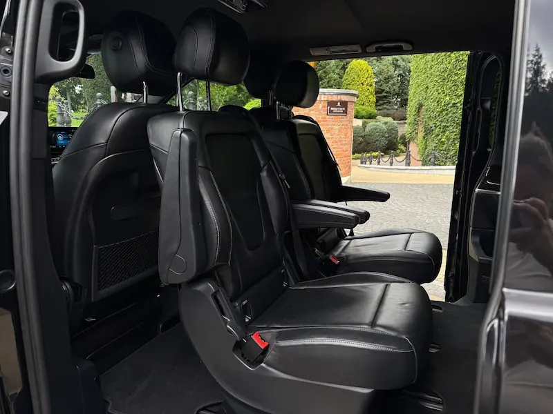 Трансфер Ужгород Кошице, окремі шкіряні крісла в салоні Mercedes V-Class