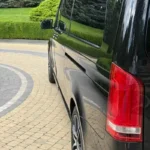 Трансфер Ужгород Кошице, бік мінівена Mercedes V-Class із заднім ліхтарем
