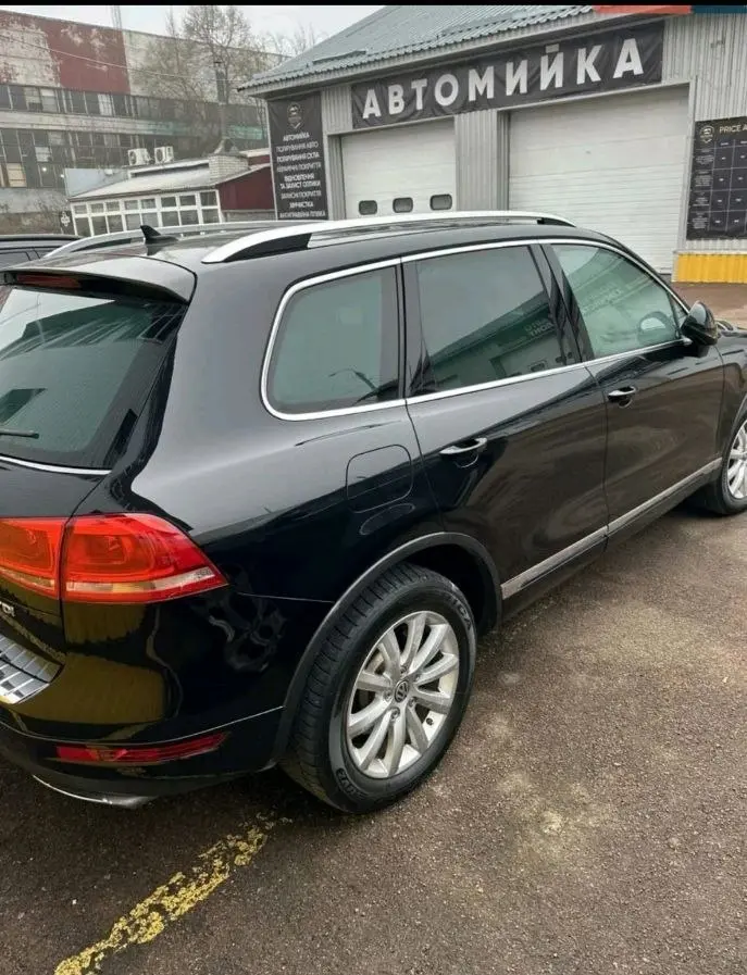 Позашляховик Volkswagen Touareg для поїздки з Одеси до Бухареста