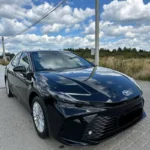 Чорний седан Toyota для трансферу Київ Катовіце