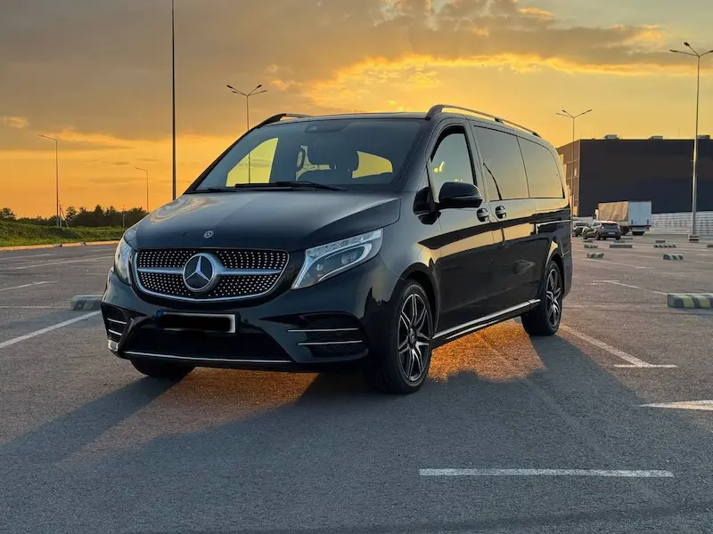 Трансфер Ужгород Кошице на чорному мінівені Mercedes V-Class